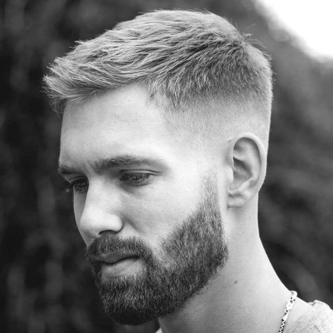 Popular Mens Haircuts, Quiff Haircut, Short Fade Haircut, Gents Hair Style, Textured Haircut, Mens Hairstyles Thick Hair, Cool Mens Haircuts, Men's Short Hair, Mens Fade