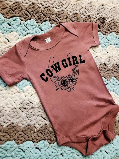 Cowgirl Baby Outfits, Country Onesies, Country Baby Stuff, Girl Onesie Ideas, Western Baby Girl Outfits, Western Baby Outfits, Western Baby Girl Nursery, Western Onesies, Southern Baby Clothes