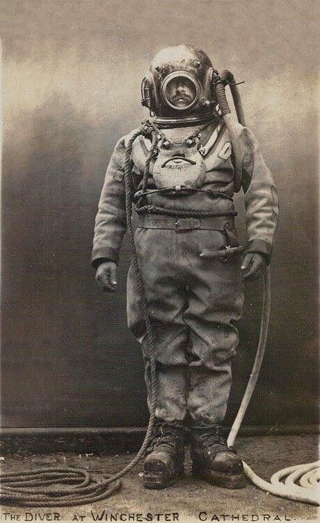 Diver Art, Deep Sea Diver, Diving Helmet, Sea Diving, Deep Sea Diving, Foto Transfer, Scuba Diving Gear, Diving Suit, Diving Gear