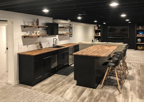 Steve + Anne | Windsor Heights Basement Entertaining Space Project | Basement Finishing | Zenith Design + Build Basement Entertaining, Diy Basement Bar, Basement Wet Bar, Loft Style Apartments, Basement Kitchenette, Home Wet Bar, Space Project, Grand Kitchen, Basement Remodel Diy