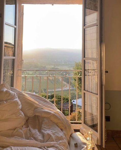 Italy Countryside Aesthetic, Italian Bedroom Aesthetic, Italian Countryside Aesthetic, French Countryside Aesthetic, Italy Countryside, Countryside Aesthetic, Moving To Italy, Summer Bedroom, French Aesthetic