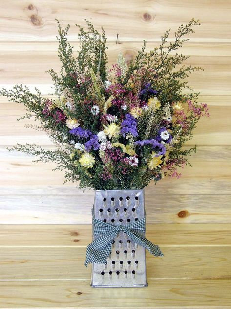 Remodel Entryway, Interior Entrance, Vasos Vintage, Interior Boho, Interior Layout, Adornos Halloween, Dried Floral, Remodel Bedroom, Table Arrangements