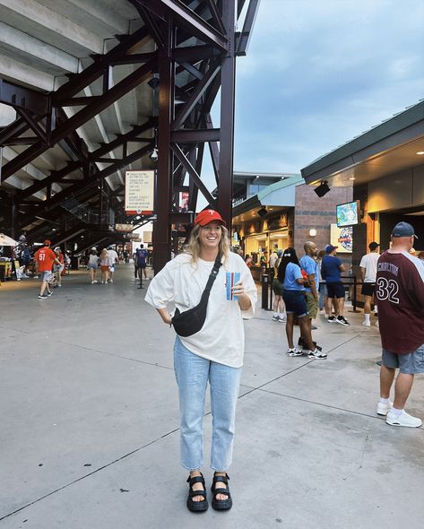 she’s a Phillies fan now 🤌🏼 outfit ideas, things to do in Philadelphia, summer style, sportswear, street style #streetstyleinspo #minimaloutfit #minimalstreetstyle #sportstyle #casualoutfit #summerlook Sportswear Street Style, Things To Do In Philadelphia, Minimal Street Style, Minimal Outfit, Spring Looks, Sport Fashion, Summer Looks, Summer Style, Philadelphia