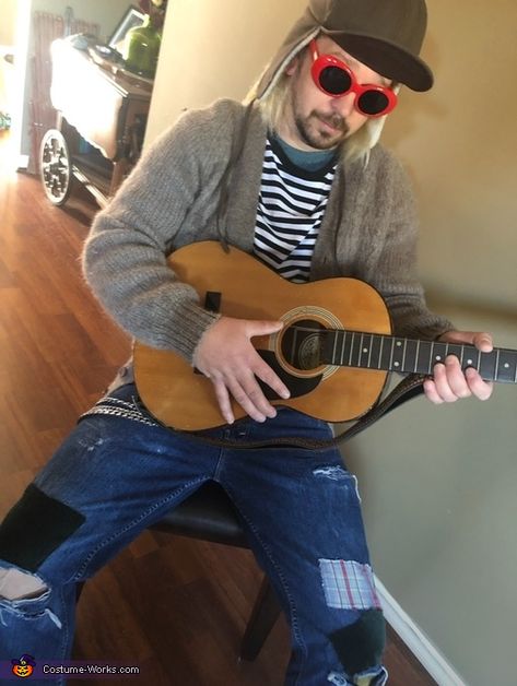 Kurt Cobain Costume, Clout Glasses, Celebrity Costumes, Homemade Costume, Costume Works, Black Halloween Dress, Halloween Costume Contest, Easy Halloween Costumes, Costume Contest