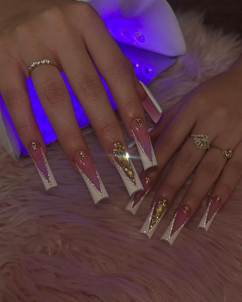 Quinceanera Nails, Gold Acrylic Nails, Hard Nails, Spring Nail Designs, Brighter Days, Girly Acrylic Nails, Basic Nails, Pretty Gel Nails, Acrylic Nails Coffin Pink