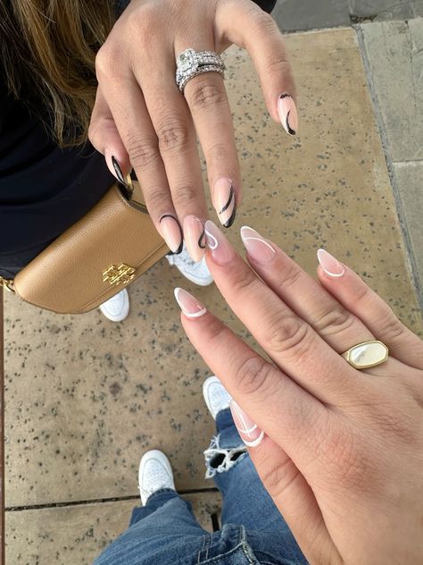 Matching Gel Nails With Best Friend, Matching Nails Girlfriends, Duo Nail Ideas, Friend Nails Matching, Best Friend Nails Ideas Matching, Nails To Match With Your Best Friend, One Design Nail, Summer Matching Nails, Uñas Matching Bff