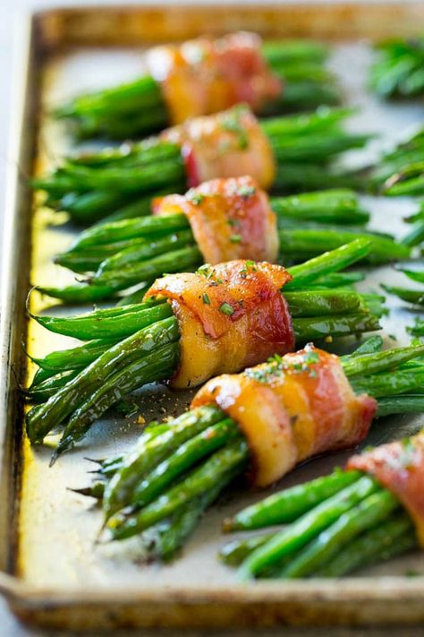 Green Bean Bundles Recipe | Bacon Wrapped Green Beans | Green Beans with Bacon | Green Beans Recipe #bacon #greenbeans #beans #sidedish #dinner #holiday #christmas #thanksgiving #dinner #dinneratthezoo Green Bean Bundles, Bacon Wrapped Green Beans, Best Thanksgiving Side Dishes, Thanksgiving Food Sides, Fest Mad, Best Thanksgiving Recipes, Thanksgiving Recipes Side Dishes, Popsugar Food, Holiday Side