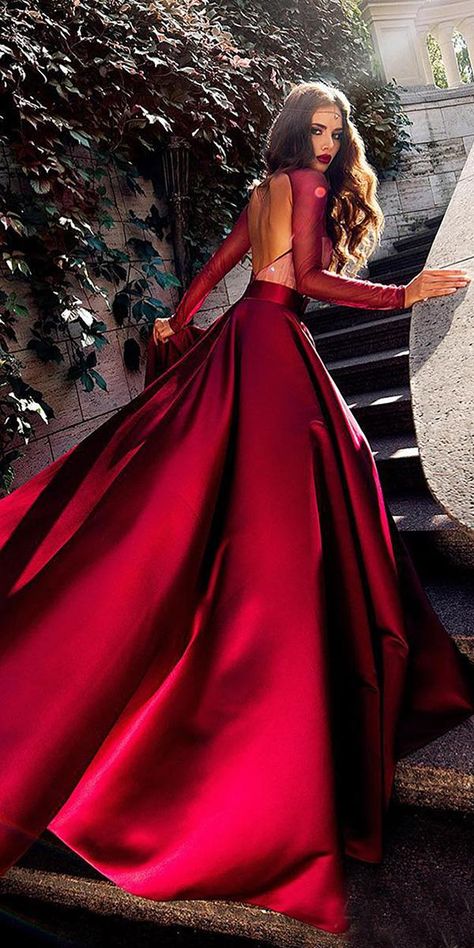 Your Lovely Red Wedding Dresses ★ #bridalgown #weddingdress Red Wedding Gowns, Red Ball Gowns, Wedding Dresses Indian, Red Wedding Dress, Wedding Dress Guide, 파티 드레스, Sparkly Wedding, Red Wedding Dresses, Trendy Wedding Dresses