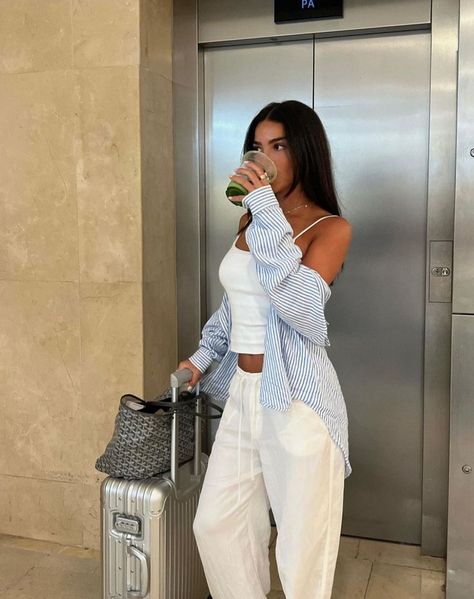 Lines Shirt Outfit, Vacation Airport Outfit Summer, Airport Fit Summer, Study Abroad Outfits Europe, Meal Outfit Evening, What To Wear To The Airport, Airport Summer Outfit, Linen Pant Outfits, Car Ride Outfit