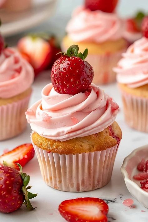 Celebrate summer with these irresistible strawberry cupcakes with strawberry buttercream frosting! They're bright, tender, and 100% berry-licious. Small Batch Strawberry Cupcakes, Strawberry Cupcake Recipe, Flavor Cupcakes, Fresh Strawberry Cupcakes, Cupcake Strawberry, Strawberry Shortcake Cupcakes, Strawberry Cupcake Recipes, Cupcakes Strawberry, Cooking Sweets