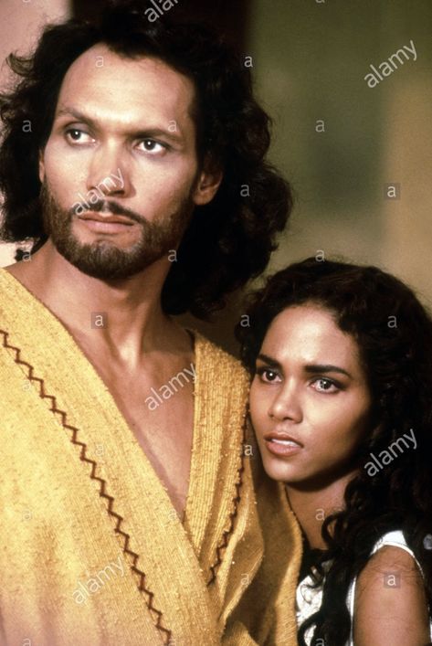 Halle Berry and Jimmy Smits in "Solomon and Sheba" 1995 Solomon And Sheba, Jimmy Smits, Celebrity Icons, Tom Selleck, Star Gazing, Hot Damn, Song Of Solomon, Halle Berry, Film Producer