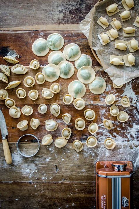 Casoncelli - How to make Filled Pasta | Chew Town Food Blog Spaghetti Vongole, Pasta Types, Filled Pasta, Pasta Dough, Pasta Fresca, Pasta Noodles, Fresh Pasta, Homemade Pasta, Pizza Pasta