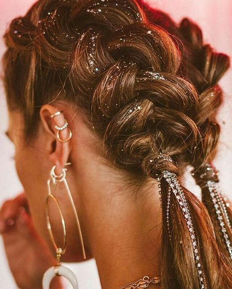 Hair Chain Hairstyles, Coachella Hair Braid, Coachella Braids, Coachella Hairstyles, Coachella Hair, Coachella Vibes, Coachella 2019, Rave Hair, Beauty Society