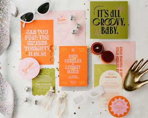 funky disco wedding details flatlay know your wedding style Styles Of Weddings, Urban Wedding Invitations, Boho Disco Wedding, Details Flatlay, Anniversary Invite, Retro Invitation, Wedding 101, Tattoo Wedding, Usa Wedding