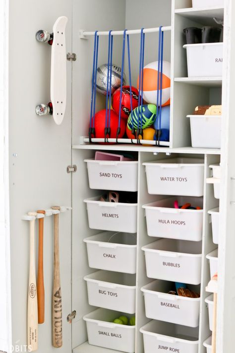 Kids Garage, Outdoor Toy Storage, Diy Toy Storage, Hacks Ikea, Toy Storage Organization, Outdoor Toys For Kids, Garage Storage Organization, Diy Garage, Storage Hacks