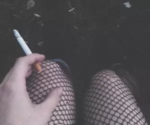 2014 Grunge, Tumblr Grunge Aesthetic, Effy Stonem, Grunge Tumblr, Skins Uk, Tongue Piercing, Pink Retro, Pamela Love, Dark Photography