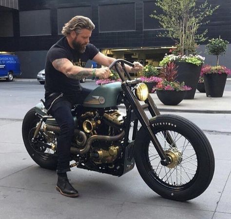 Bobber Motorcycle, Harley 48, Bobber Style, Bobber Bikes, Harley Davidson Chopper, Cafe Racer Build, Chopper Motorcycle, Outfits Hombre, Custom Harleys