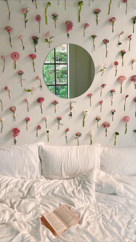 Wild Flower Bedroom Ideas, Flower Wall Board, Flower Wall Behind Bed, Pastel Flower Bedroom, Bedroom Ideas With Flowers, Floral Aesthetic Bedroom, Flowers On The Wall Decoration, Fun Diy Wall Art, Aesthetic Dorm Wall Decor