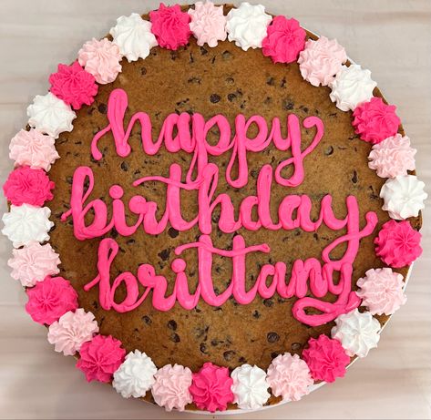 Cookie Cake For Birthday, 21 Cookie Cake, Cookie Cake Inspo Birthday, Birthday Cookie Cake Ideas, Trendy Cookie Cake, Cookie Cake Decorated, Cookie Cake For Men, Preppy Cookies, Cookie Cake Ideas Birthday