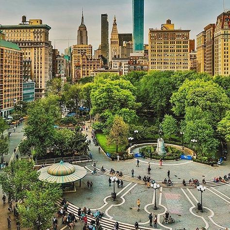 New York, Union Square Park Union Square Nyc, Nyc Dream, Dream Location, York Christmas, East Coast Usa, City Scapes, Nyc Instagram, York Travel, Places In New York