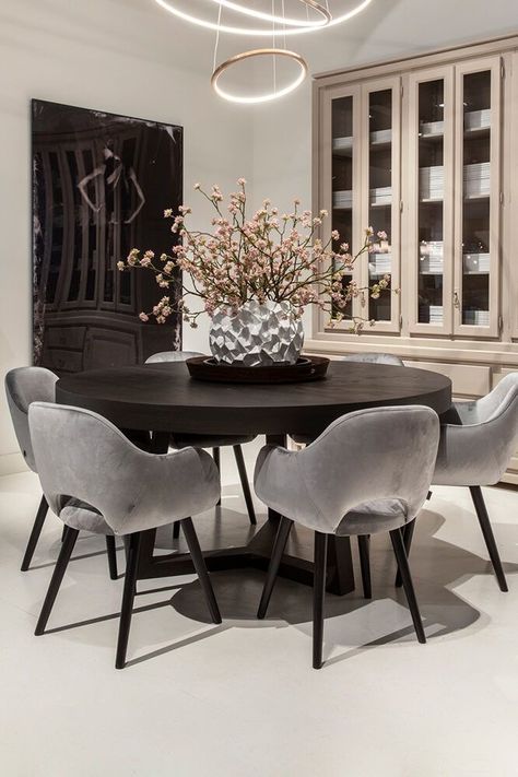 Round Dining Table Decor, Dining Room Sofa, Round Dining Room Table, Dining Table In Living Room, Round Dining Room, Dinning Room Design, Dining Room Interiors, Luxury Dining Room, Big Top