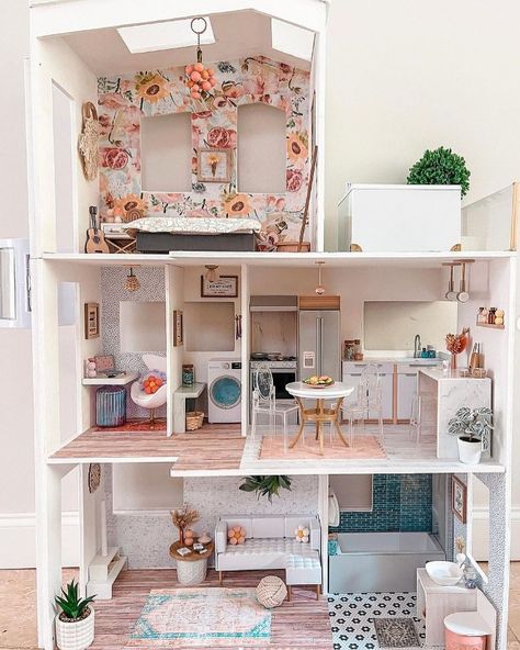 Barbie House Ideas, American Doll House, Vintage Upcycle, Barbie Things, Barbie House Furniture, Doll Diorama, Diy Barbie House, Diy Doll House, Doll Room