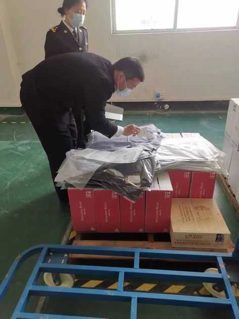 Customs officers are inspecting clothing that Seahog helped import and clear in Seahog's warehouse in Shenzhen. Fake Plane Ticket, Customs Broker, Ware House, Air Port, Device Storage, Delivery Pictures, Plane Ticket, Document Sign, Customs Clearance