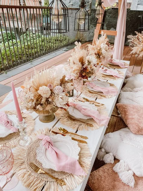 Blush Pink Boho — ESTILO & CO Christening Table Decorations, Pink Boho Wedding, Pink Table Decorations, Boho Tablescape, Pink Tablescape, Blush Bridal Showers, Boho Birthday Party, Luxury Picnic, Deco Champetre