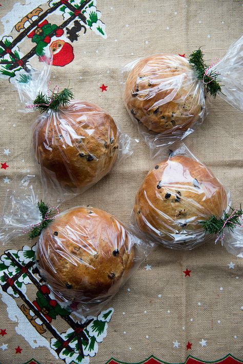 Norwegian Cuisine, Winter Breakfast, Norwegian Christmas, Christmas Bread, Late Night Snack, Norwegian Food, Easter Bread, Sweet Buns, Scandinavian Food