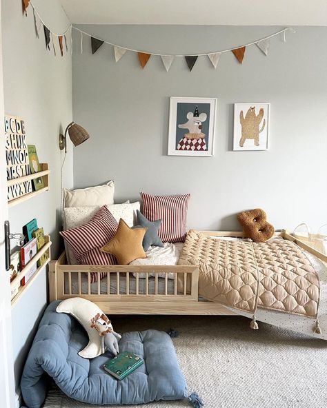 Kids Bedroom Space Theme, Room For Boys Kids, Two Year Old Bedroom, One Year Old Bedroom Boy, Small Toddler Boy Room, Scandinavian Toddler Room, Little Boys Room Toddler, Simple Toddler Room, Child Bedroom Ideas