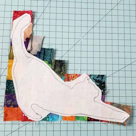 machine finished hand applique workshop Quilts Ideas Patterns, Cat Quilt Block, Cat Quilt Patterns, Cat Applique, Patchwork Clothes, Quilt Sewing Patterns, Applique Quilt Patterns, Patchwork Top, Applique Quilting