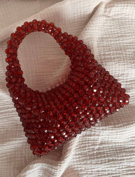 Handmade with love in Switzerland Size: ca. 21 x 23.5 x 15cm Red Beaded Bag, Beads Bags Handmade, Beaded Tote Bag, Pearls Jewelry Diy, Beads Bag, Hand Beaded Bag, Tote Bag Size, Edgy Jewelry, Bracelets Handmade Diy