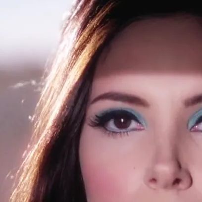 M U S E 🎭 on Instagram: "women with blue eye shadow in films The Love witch (2015) // A woman in a woman (1961) // Moonrise Kingdom (2012) // I, tonya (2017) // Suzhou River (2000) // Buffalo 66 (1998) // Blue Velvet (1986) // X (2022) #blue #eyeshadow #art #films #colourpop #cinema #women" Suzhou River, Blue Velvet 1986, Eyeshadow Art, I Tonya, Blue Eye Shadow, The Love Witch, Buffalo 66, X 2022, Woman With Blue Eyes