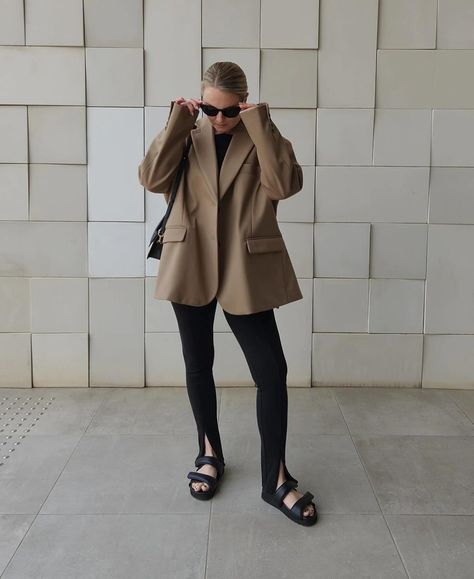 Swap out your black clothes for tonal shades of tan and camel. Frankie girls @chloemaymcginley @_annastyles____ @martinson_onfashion @beatrice.gutu @dani_elle_laz @yanaepelman wearing the Bea blazer in latte. #TheFrankieShop #FrankieForAll #FrankieGirls Black Tan Outfit, Camel Blazer Outfit, Beatrice Gutu, Tan Outfit, Shades Of Tan, Camel Blazer, Black Clothes, The Frankie Shop, Frankie Shop