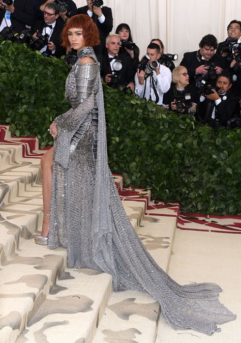 Zendaya — Met Gala 2018 Dress, Photos – Hollywood Life Zendaya Met Gala, Best Met Gala Looks, Gala Gown, Met Gala Dresses, Met Gala Red Carpet, Chainmail Dress, Marvel Women, Beauty Dress, Gala Dresses