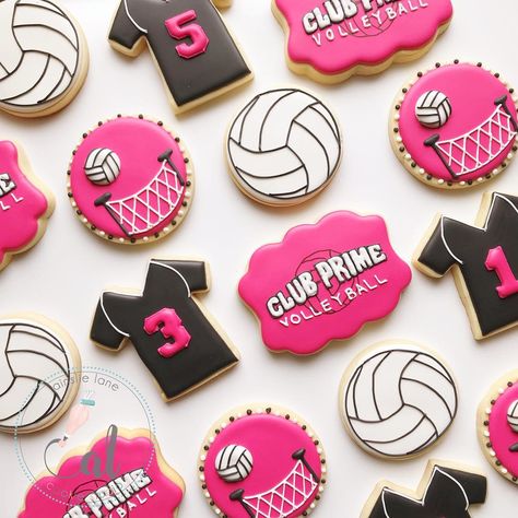 Volleyball Cookies Ideas, Volleyball Royal Icing Cookies, Volleyball Decorated Cookies, Volleyball Sugar Cookies Decorated, Volleyball Cookies Royal Icing, Volleyball Cupcakes Ideas, Volleyball Food, Volleyball Treats, Volleyball Cupcakes