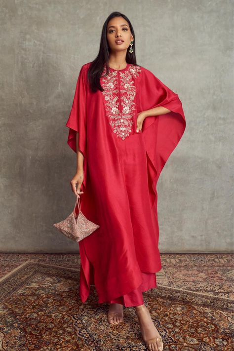 Buy Red Dupion Silk Embroidered Floral Loop Neck Kaftan And Palazzo Set For Women by JAYANTI REDDY Online at Aza Fashions. Indo Western Outfits For Women, Red Kurti, Jayanti Reddy, Embroidered Kaftan, Kaftan Designs, Kaftan Style, Indo Western Dress, Palazzo Set, Utsav Fashion