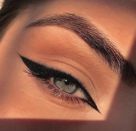 Eye Liner Designs Eyeliner Styles, Evening Eye Makeup, Eye Makeup Images, Eyeliner Designs, Cute Eye Makeup, Swag Makeup, Eye Makeup Pictures, Pinterest Makeup, Eye Makeup Designs