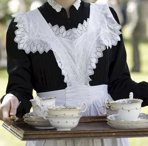 Victorian Servant Aesthetic, Bridgerton Sophie Beckett, Royal Servant Aesthetic, Sophie Beckett Aesthetic, Victorian Maid Aesthetic, Maid Aesthetic Royal, Servant Aesthetic, Victorian Servant, Cecily Herondale