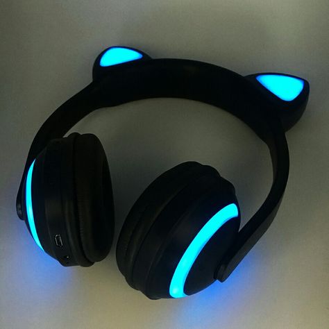 Wireless Cat Ear Headphones  Main features: + Cute cat ear headphones + Bluetooth 4.1 for wireless music, phone calls + TF card, AUX line in or optional FM mode + Make it with your brand at MOQ 500pcs  Matthew / Kingsun Headphones Matthew.ks@earphoneswholesale.com Solutions for music, phones calls; Solutions for airplane, buses, hotel, hospital, SPA etc Black Cat Headphones, Cat Earphones, Books And Pens Photography, Cat Headphones, Head Phone, Head Phones, Trendy Water Bottles, Cute Headphones, Snowflake Jewelry