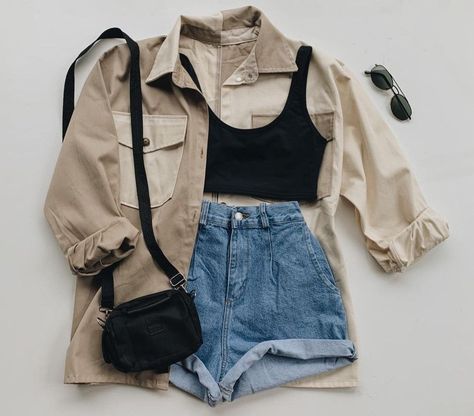 Beige Tones Outfit, Hour Glass Summer Outfits, Stylish Casual Outfits Women Summer, Boho Spring Outfits 2023, Chic Summer Outfits Aesthetic, Spring Womens Outfits, Beige Aesthetic Clothing, Summer Style 2023 Women, Summer Long Sleeve Outfit