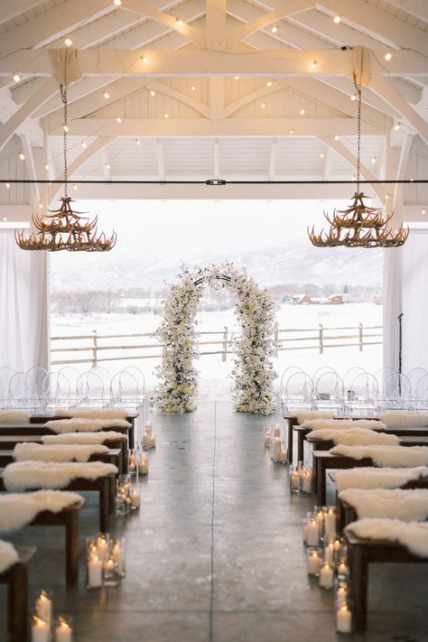 AN INTERTWINED EVENT: A COZY, CHIC WINTER WEDDING AT RIVER BOTTOMS RANCH | Intertwined Weddings & Events Yosemite Wedding Venues, Chic Winter Wedding, Outdoor Wedding Venues California, Country Girl Aesthetic, Winter Mountain Wedding, Midway Utah, Nye Celebration, Winter Wedding Venues, Winter Bridesmaids