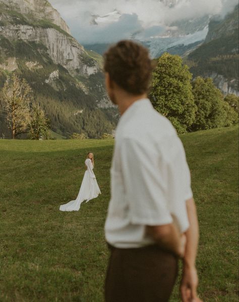 Switzerland Elopement, Wedding Fotos, Wedding Portrait Poses, Washington Elopement, Wedding Picture Poses, Washington Wedding, Wedding Photography Styles, Photo Couple, Pre Wedding Photoshoot