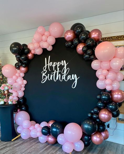 18th Birthday Party Ideas Pink And Black, Black And Pink 21st Birthday Ideas, Pink And Black Decorations Party Ideas, Pink And Black 18th Birthday Party, Pink Silver Black Party Decorations, Black Pink Decorations Party Ideas, Light Pink And Black Birthday Decor, Black And Pink 18th Birthday Ideas, Pink And Black Bday Decor