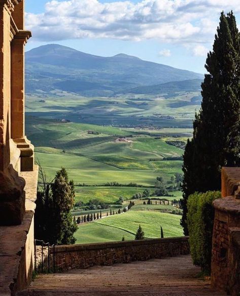 The beautiful hillside of Pienza...what a glorious arcadian landscape to get lost in. #arcadian #landscape #pienza #italy #tuscany… Amalfi, بيوت ملكية, Matka Natura, Aesthetic Pretty, Travel Goals, Pretty Places, Travel Inspo, Travel Aesthetic, The View