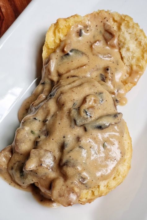 Vegetarian Biscuits And Gravy, Breakfast Gravy Recipe, Recipe For Biscuits, Vegan Biscuits And Gravy, Comforting Breakfast, Vegan Mushroom Gravy, Easy Gravy Recipe, Biscuits Gravy, Vegetarian Gravy