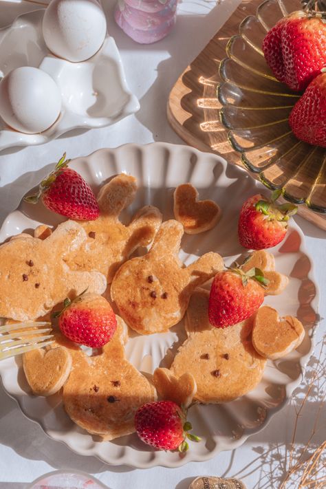 cute breakfast idea Easter Breakfast Aesthetic, Easter Breakfast Ideas, Cute Breakfast Ideas, Bunny Pancakes, Cute Breakfast, Food Reference, Easter Breakfast, Easter Food, Easter Table Settings