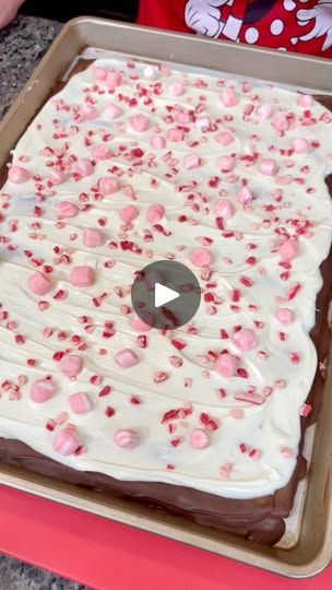 193K views · 25K reactions | This new Christmas Crack is a game changer! 😍

#christmascandy #holidayrecipes #peppermint | Mistie Knight Candy Wreaths, Good Candy, Christmas Candy Crafts, Christmas Bark, Chocolate Candy Bars, Lemon Cookies Recipes, Christmas Eats, Chocolate Graham Crackers, Easy Christmas Treats