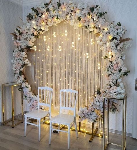 Small Wedding Decor, Engagement Stage Decoration, Nikah Decor, Simple Stage Decorations, Wedding Background Decoration, Simple Wedding Decorations, Diy Wedding Backdrop, Wedding Stage Design, Wedding Planning Decor