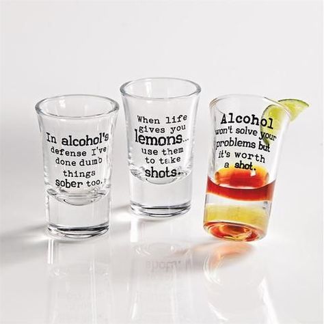 Shot Glass Ideas Vinyl, Shot Glass Ideas, Shot Glasses Diy, Funny Shot Glasses, Etching Diy, Birthday Wine Glasses, Wine Glass Sayings, Birthday Shots, Dog Wine